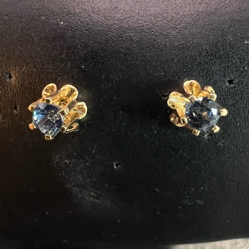 14K YELLOW GOLD SAPPHIRE BUTTERCUP DAINTY SETTING STUDS 🦋 - Picture 9 of 17